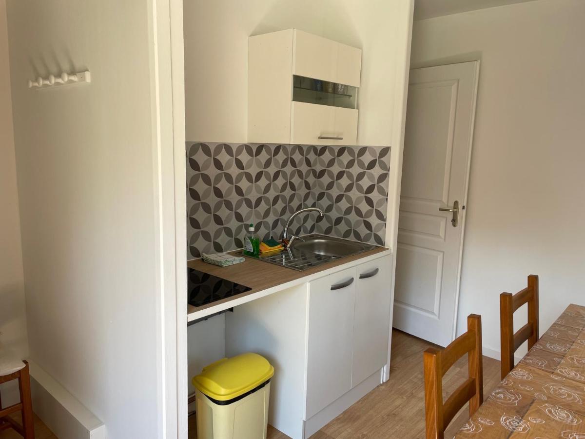 Bed and Breakfast Le Double C Saint-Victor-de-Morestel Exterior foto