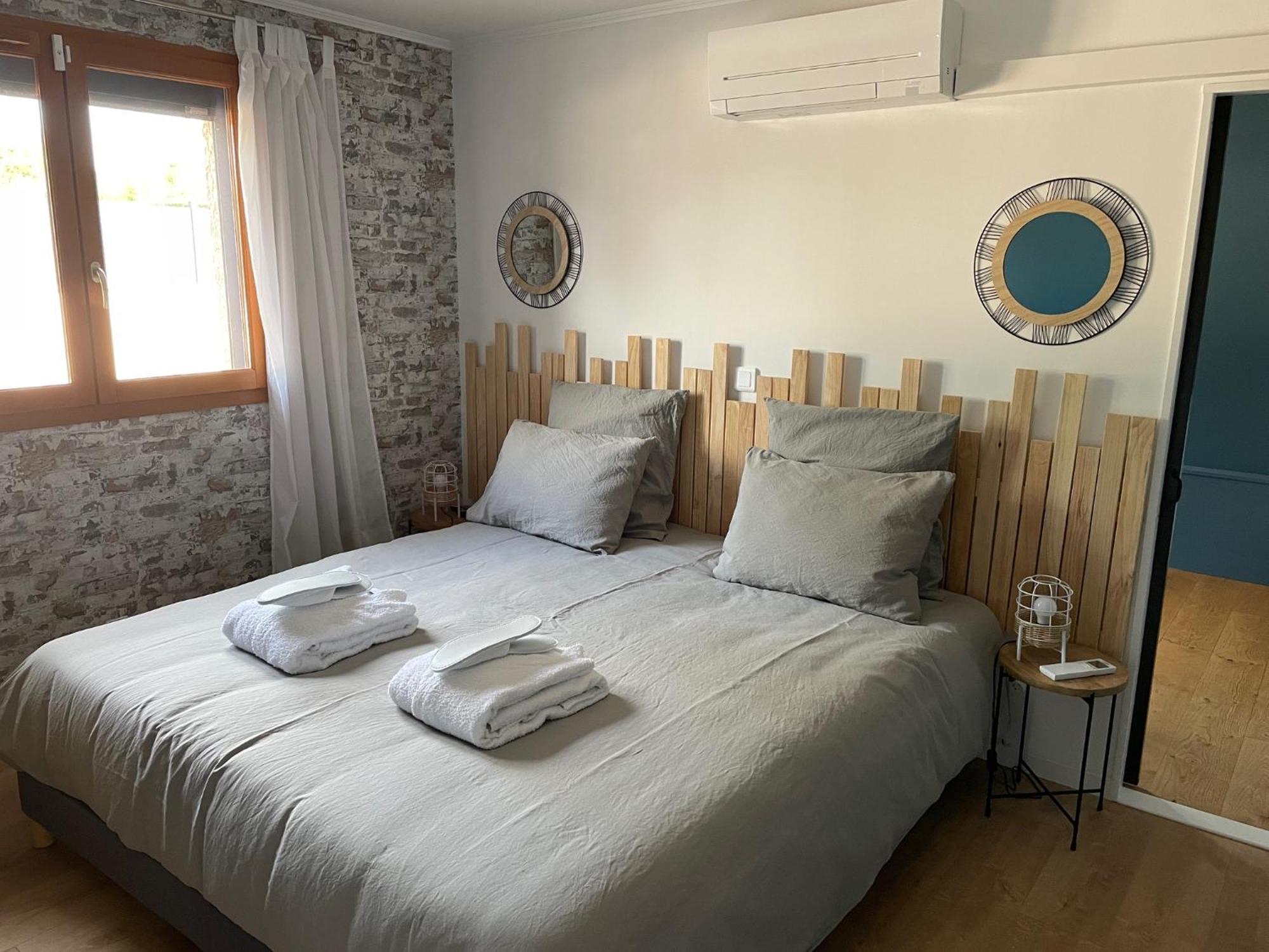 Bed and Breakfast Le Double C Saint-Victor-de-Morestel Exterior foto